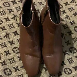 Acuatalia women boots size 5